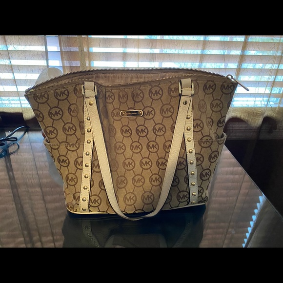 Michael Kors bag - Picture 2 of 3